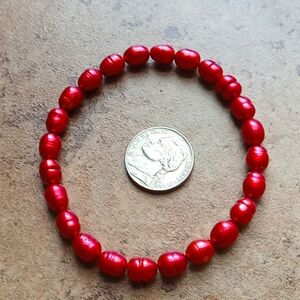 💖🌷GORGEOUS!/ RED POTATOES PEARLS STRETCH BRACELET ❤️